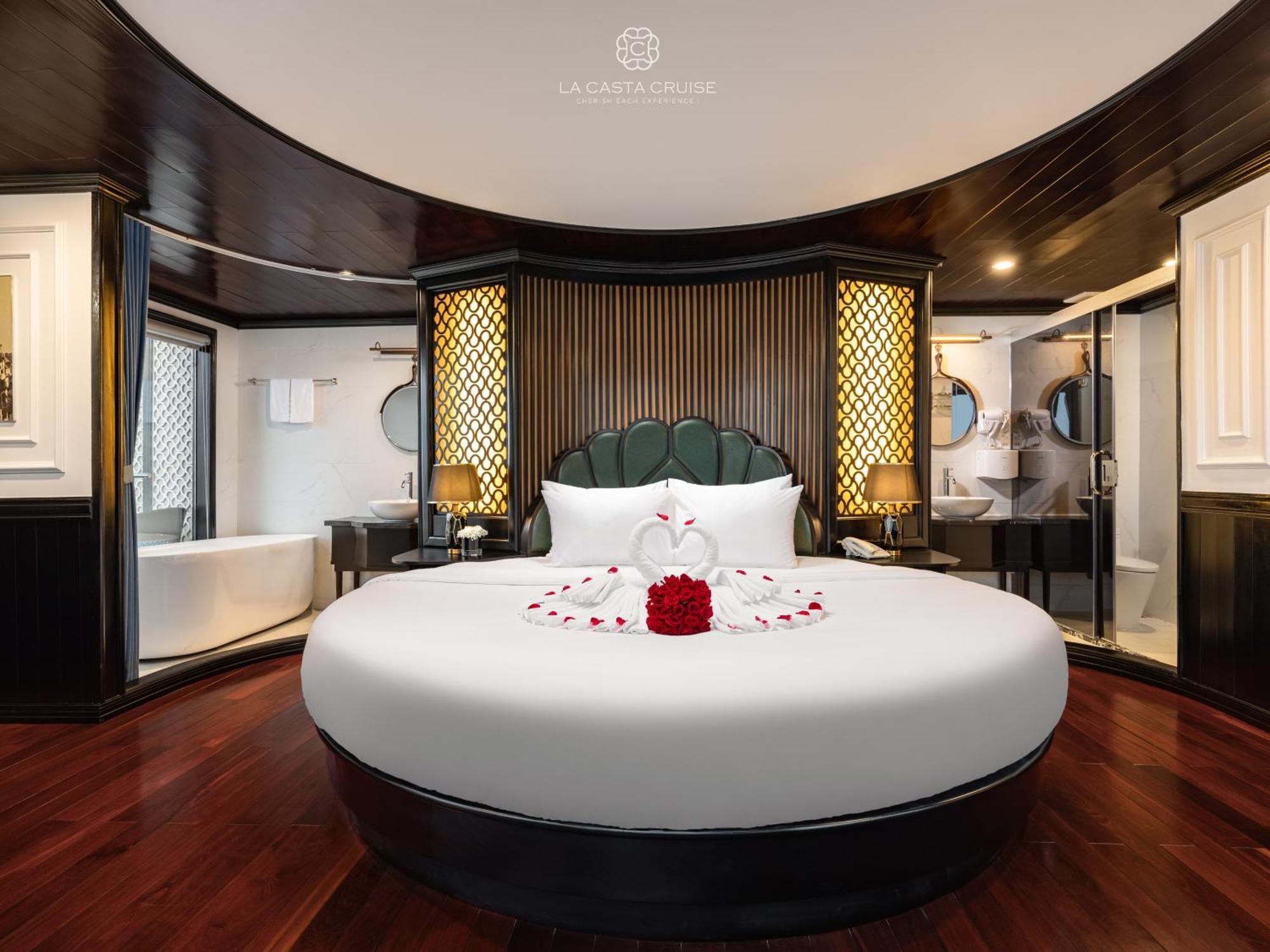 فندق La Casta Cruise ها لونغ المظهر الخارجي الصورة